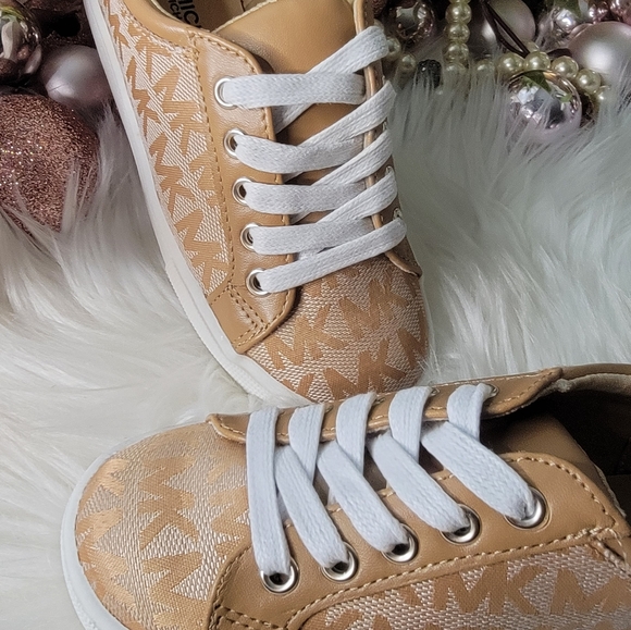 Michael Kors Toddler/Big Kid Sneakers - Picture 6 of 8